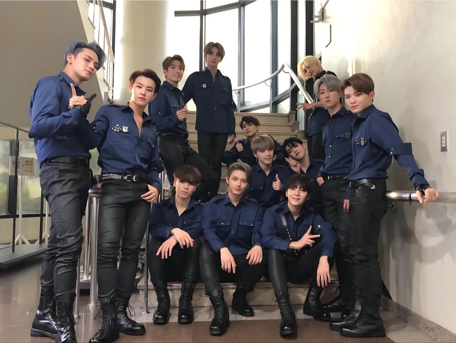 Foto terbaru SEVENTEEN