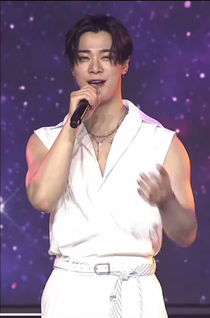 Latest photo of Moonbin (ASTRO)