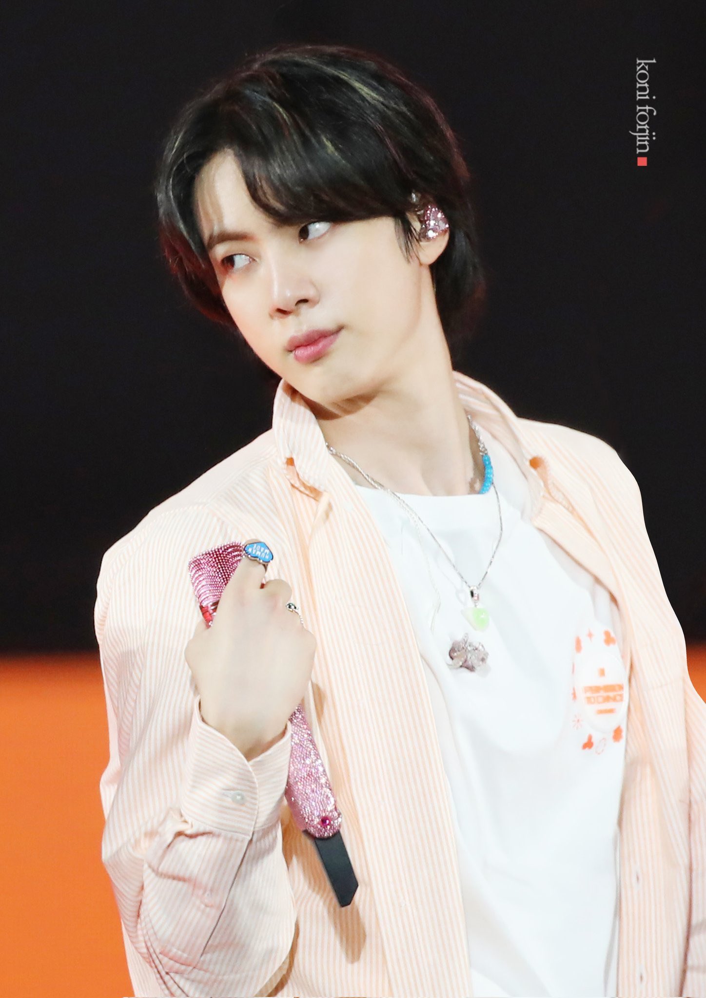 진 (방탄소년단)의 최신 사진