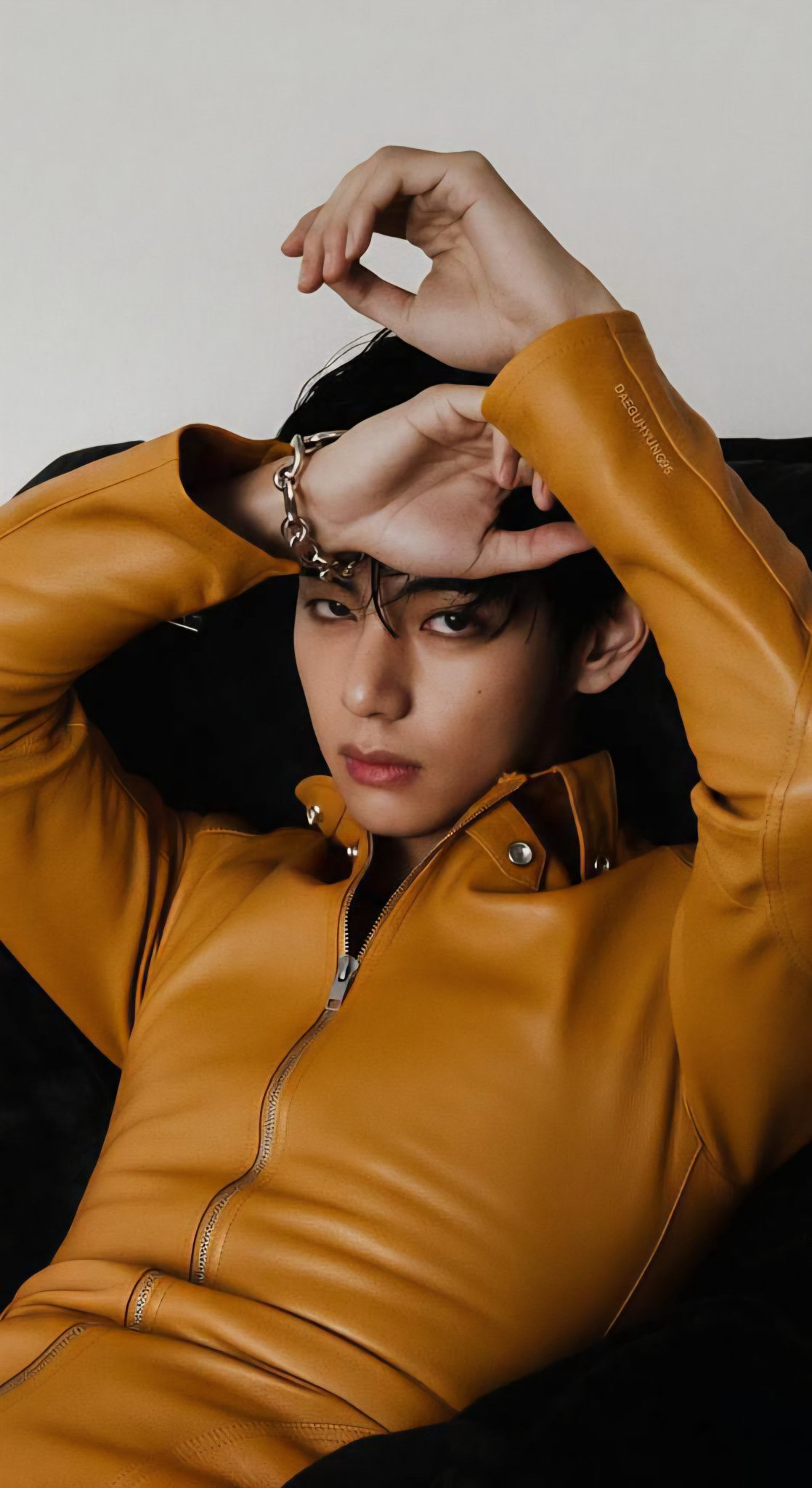 Fandom-recommended wallpaper image of V (BTS)