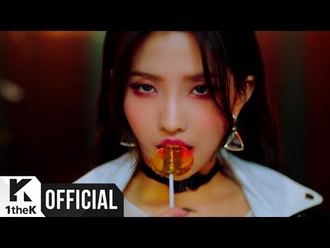 A moment captured by i-dle's fan