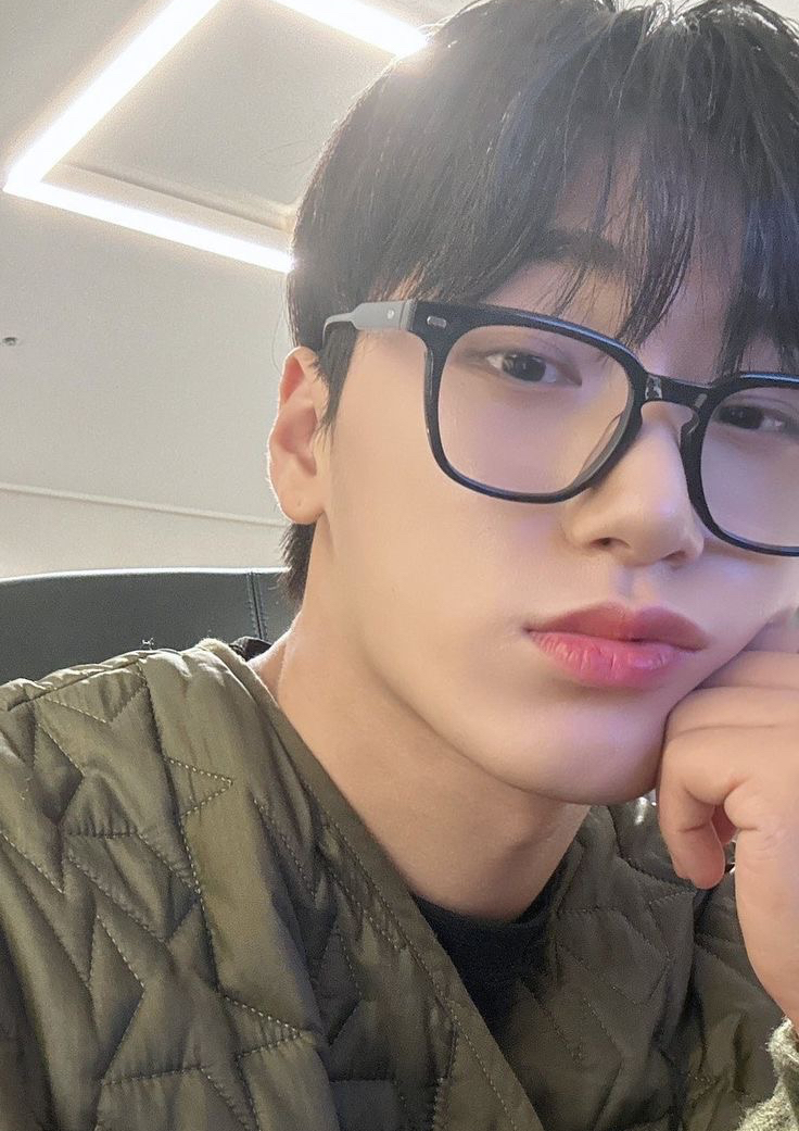 Behind-the-scenes cut of San (ATEEZ)