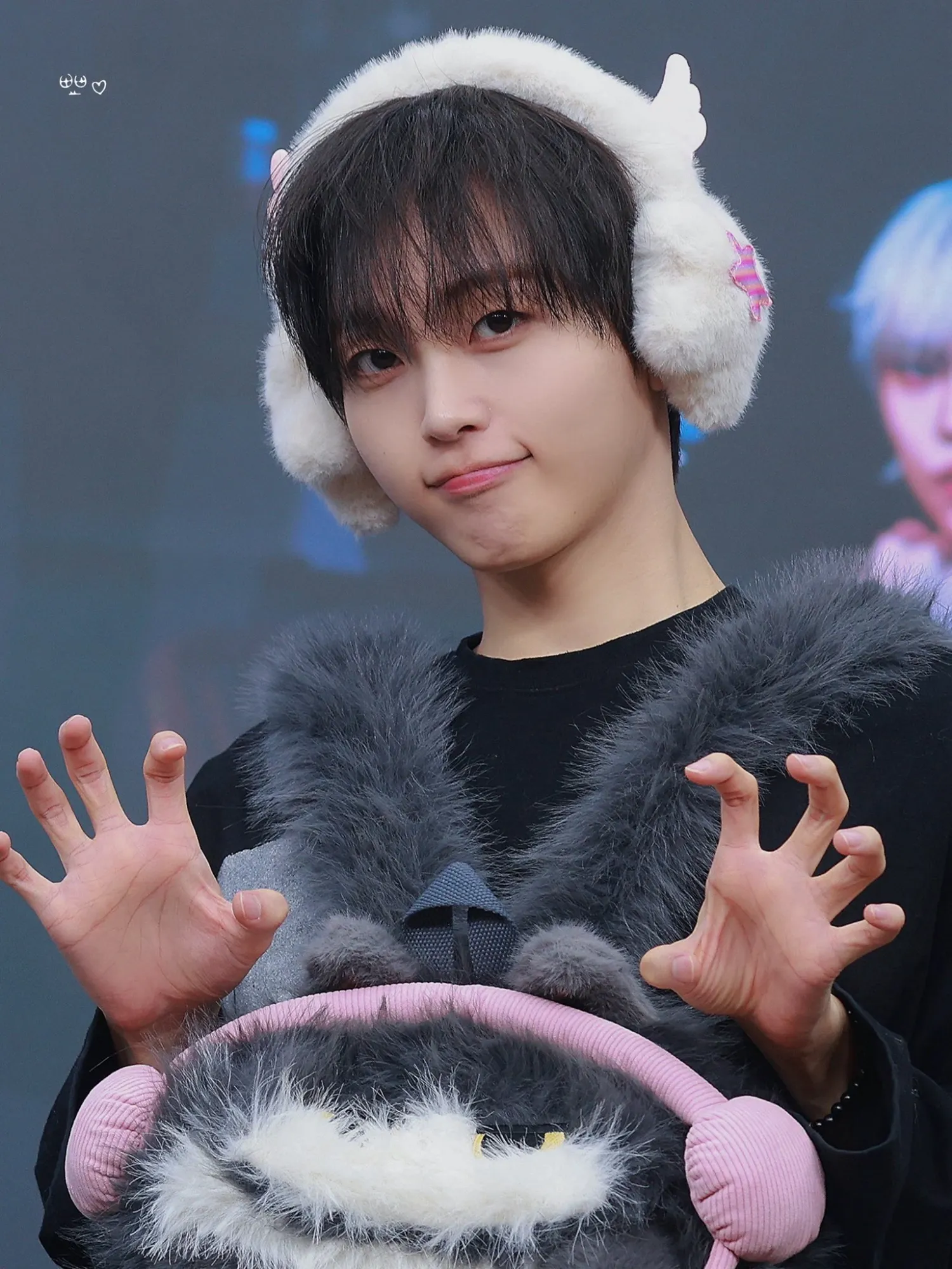 A moment captured by Hyeongjun (CRAVITY)'s fan