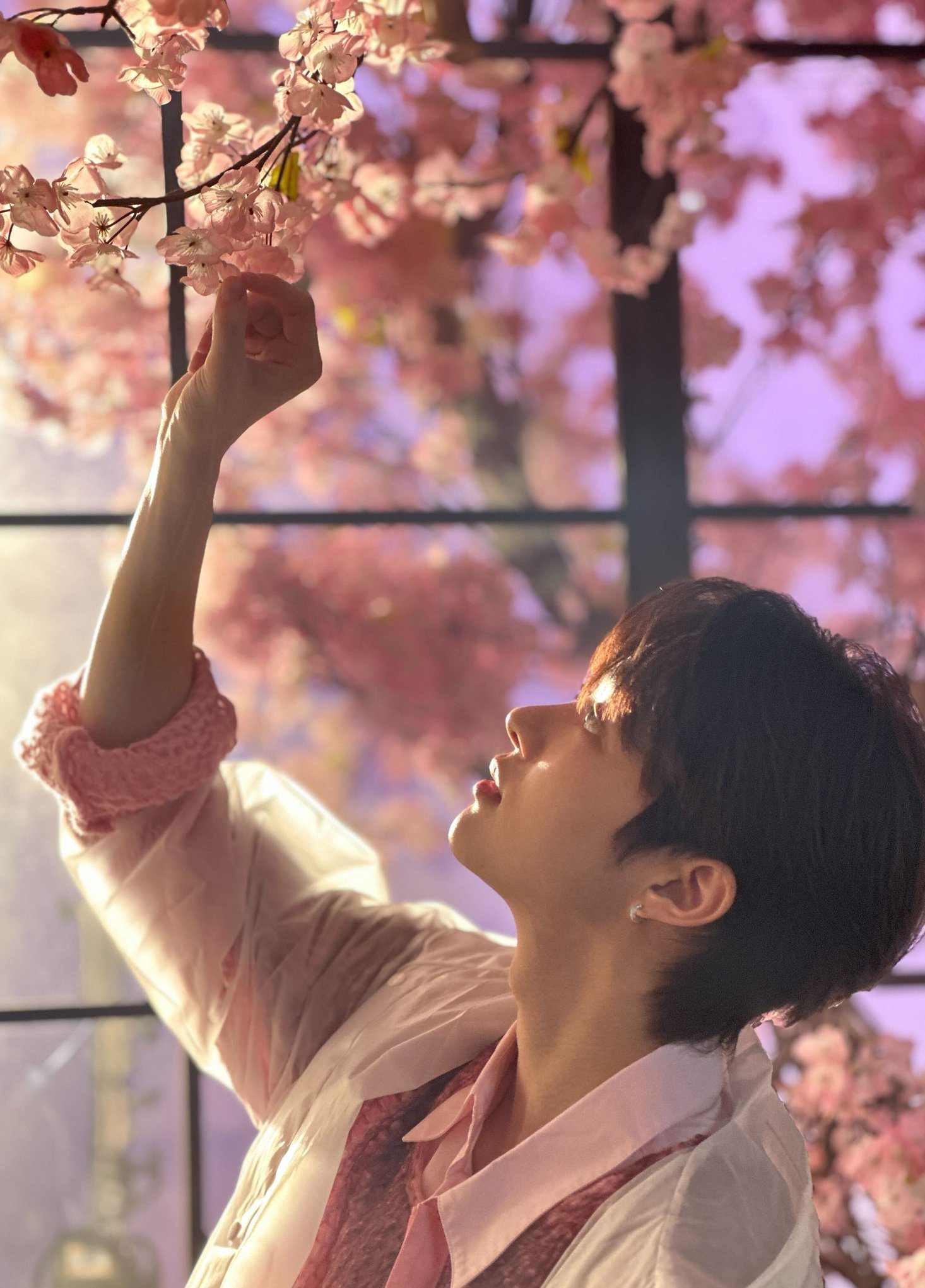 Recent activity shot of EJ (&TEAM)