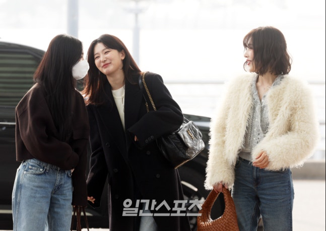 Recent activity shot of Red Velvet