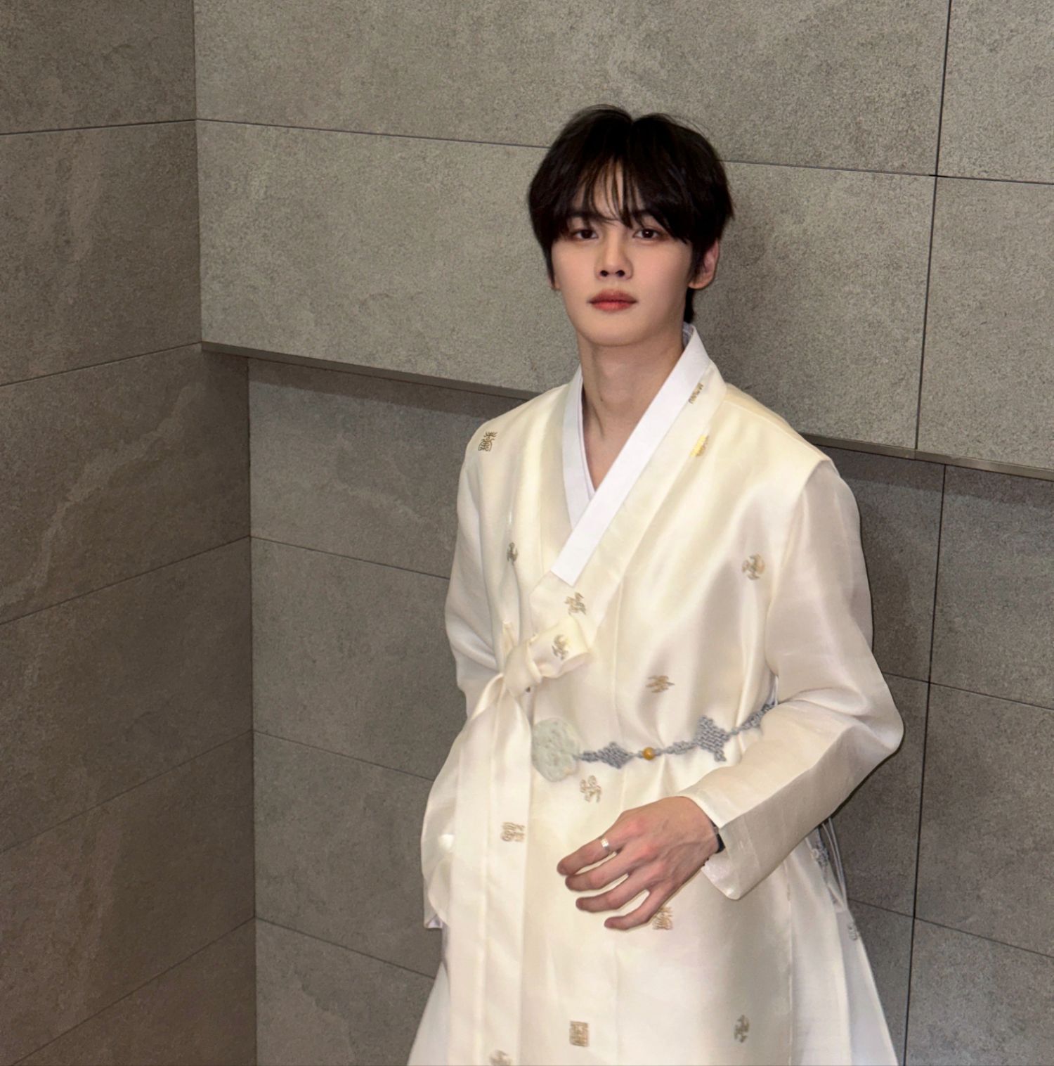 Latest photo of Kim Gyuvin (ZEROBASEONE)