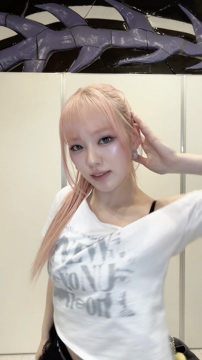 Behind-the-scenes cut of Rio (NiziU)