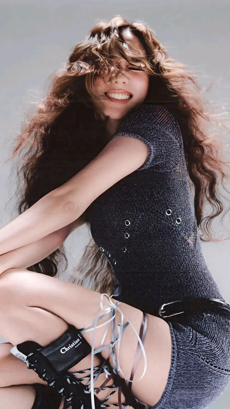 Today's most popular wallpaper in the Jisoo (BLACKPINK) community