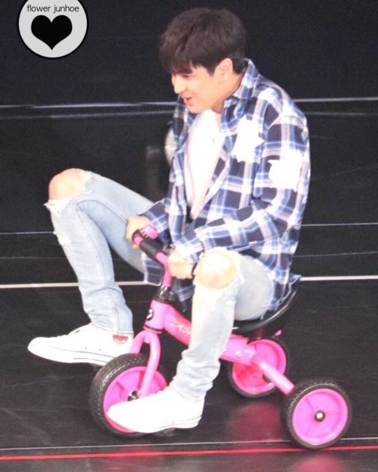 Behind-the-scenes cut of CHAN (iKON)