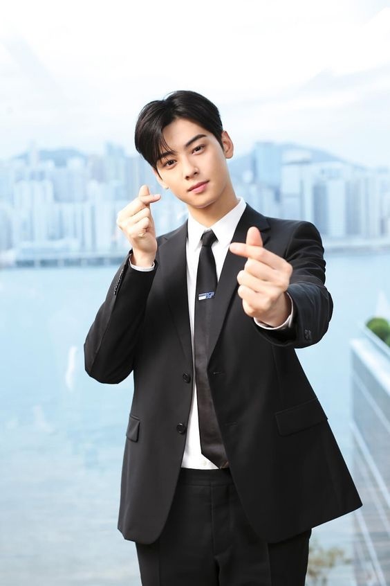 A moment captured by Eunwoo (ASTRO)'s fan