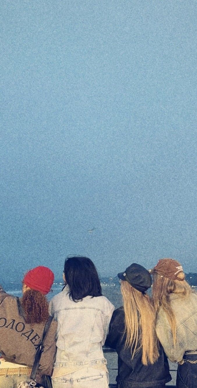 Behind-the-scenes cut of GIRLSET