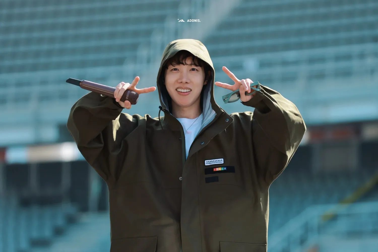 Foto aktivitas terbaru j-hope (BTS)