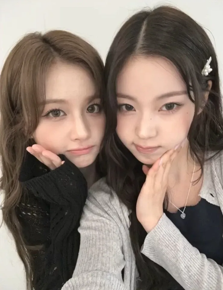 Behind-the-scenes cut of NMIXX