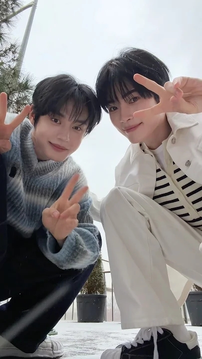 The most beloved wallpaper among Kim Jiwoong (ZEROBASEONE)'s fans