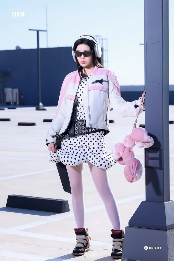 Behind-the-scenes cut of Wonhee (ILLIT)