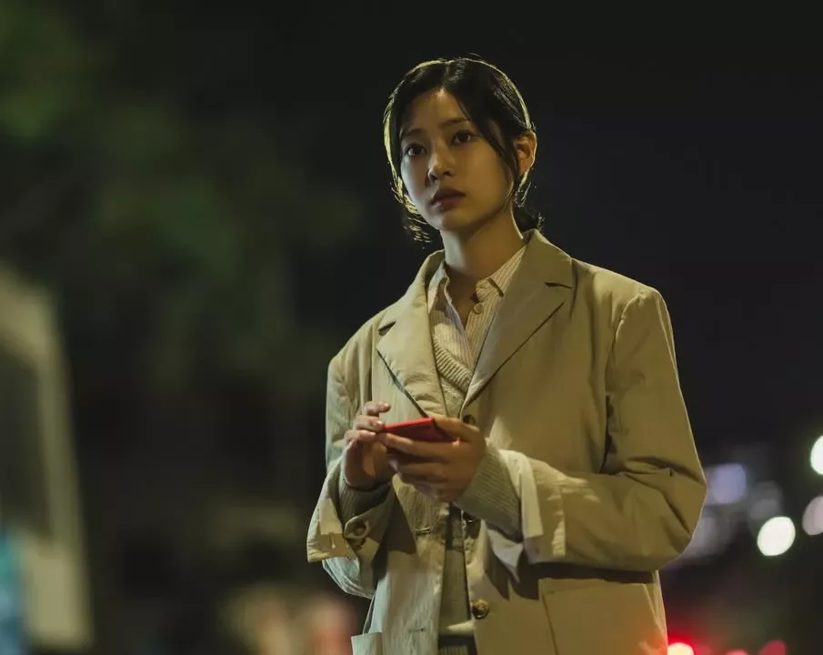 Behind-the-scenes cut of Kim Minju