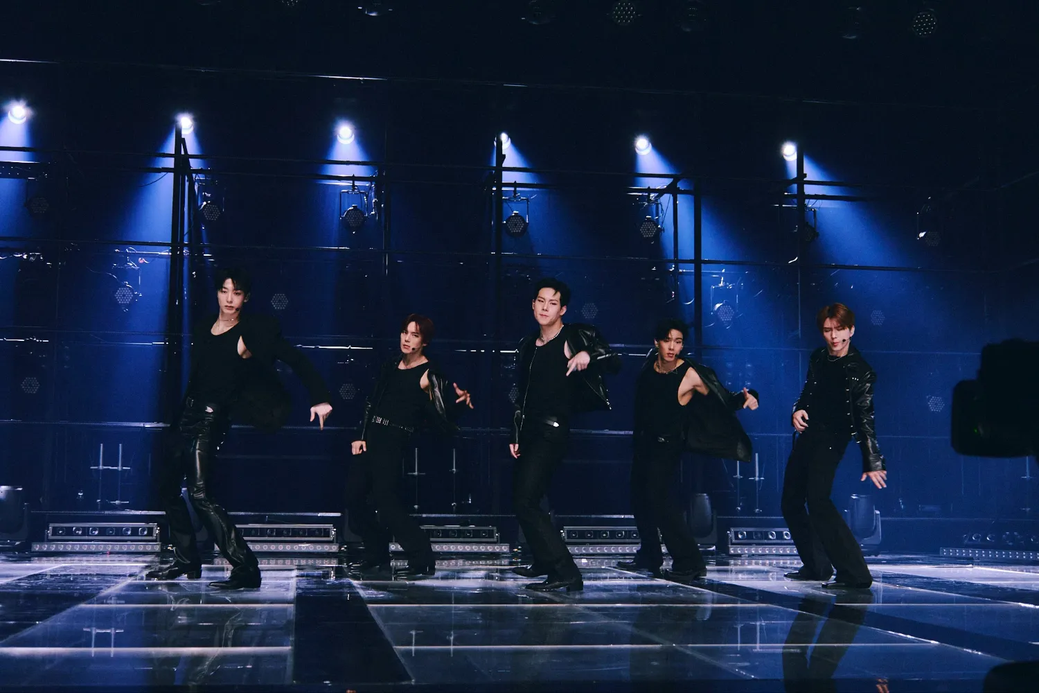 A moment captured by Joohoney (MONSTA X)'s fan