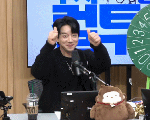 A moment captured by Hwang Chiyeol's fan