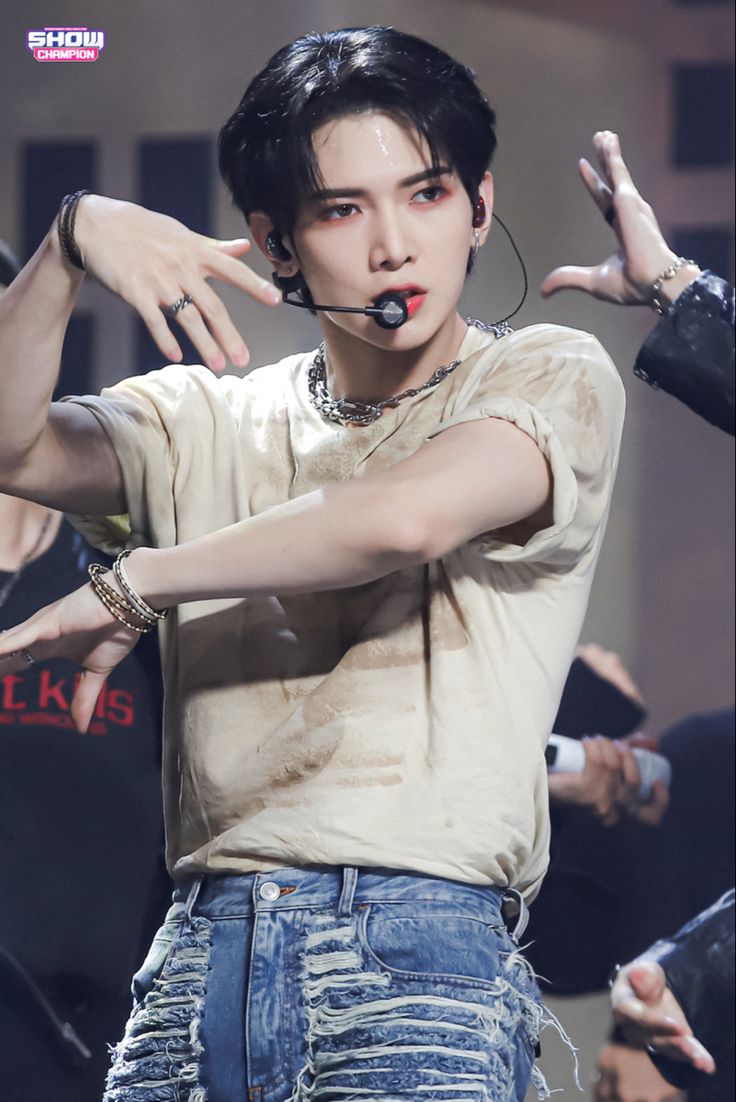 에이티즈의 비하인드 컷