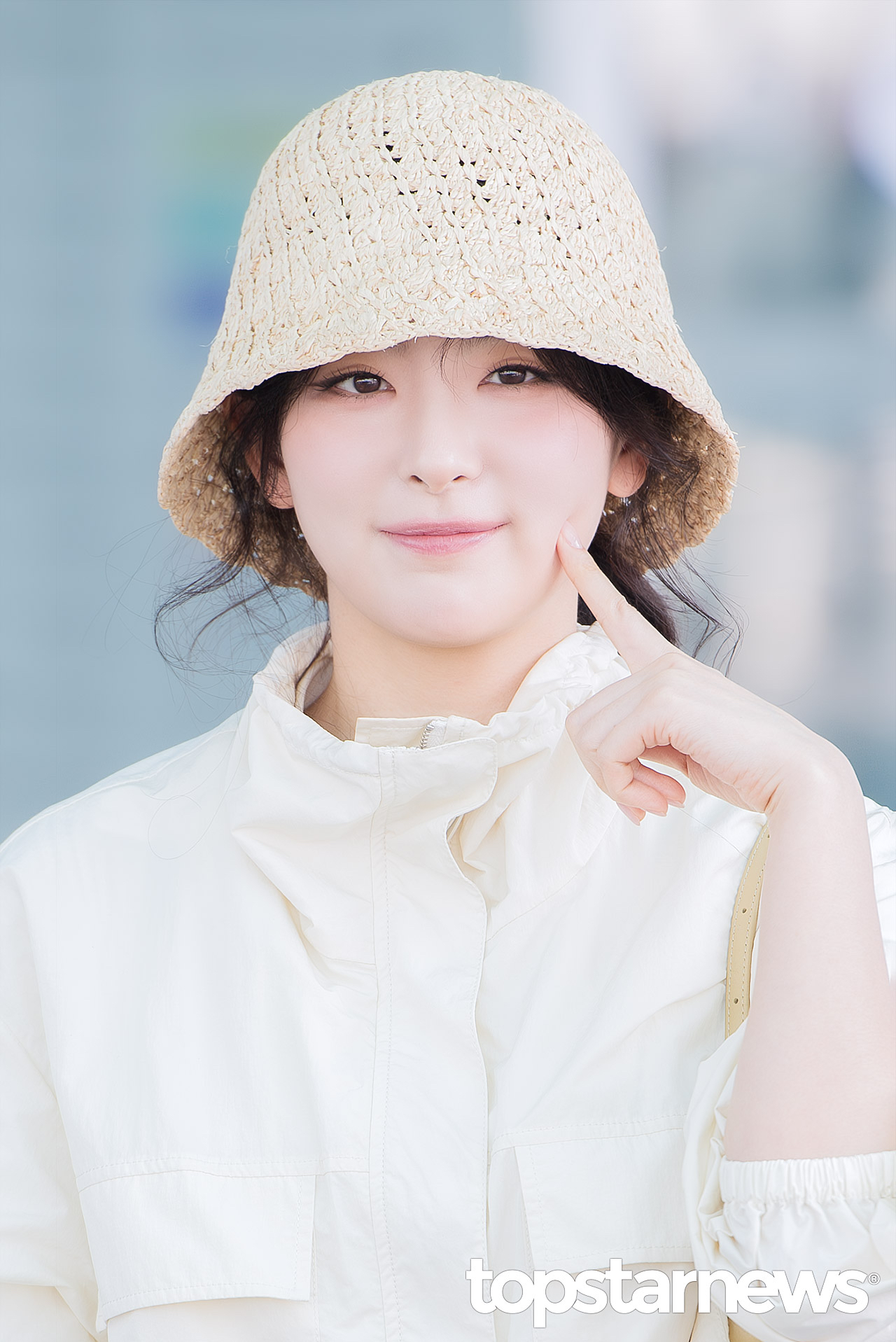 Behind-the-scenes cut of Red Velvet