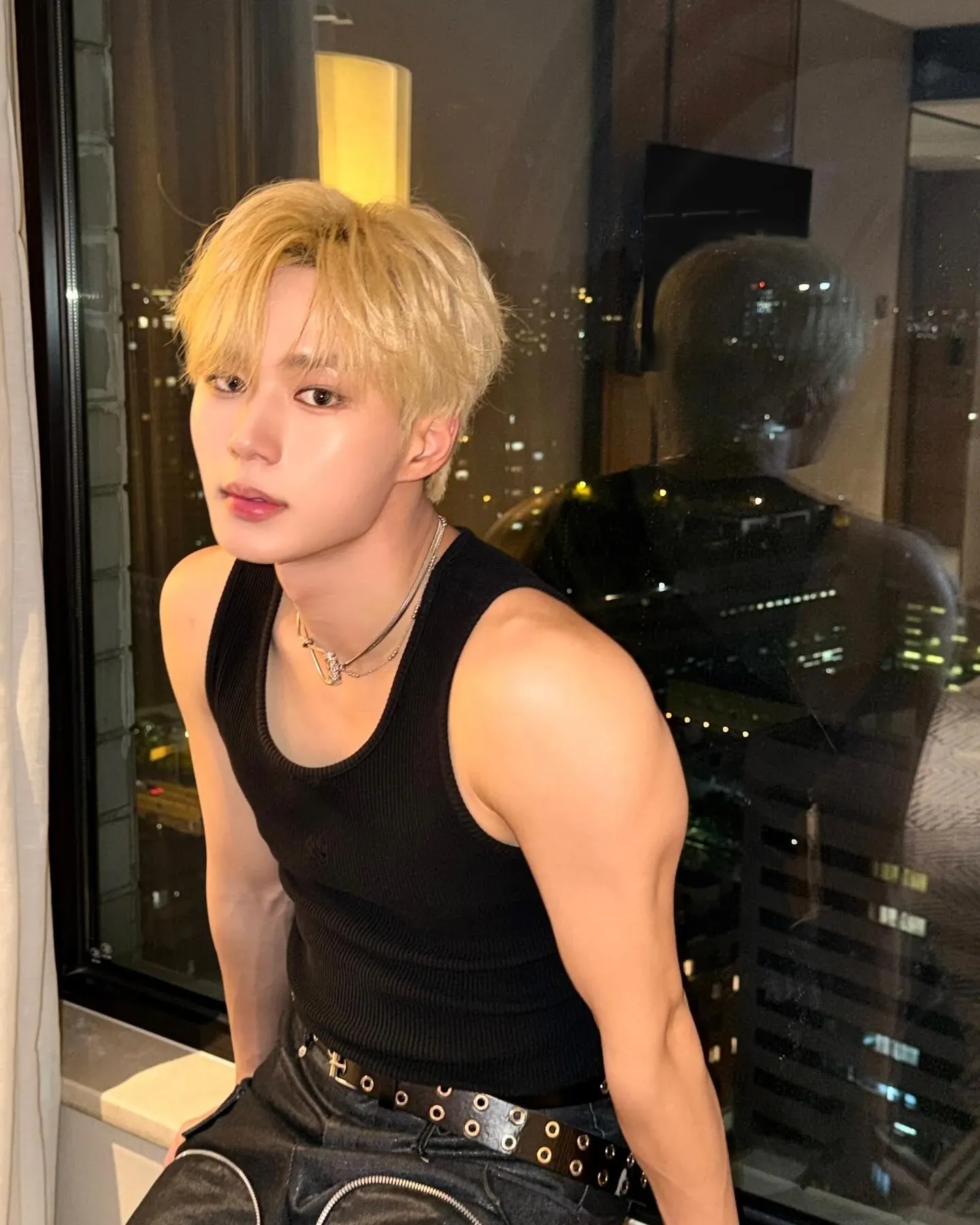 Behind-the-scenes cut of Kim Junseo (ALPHA DRIVE ONE)