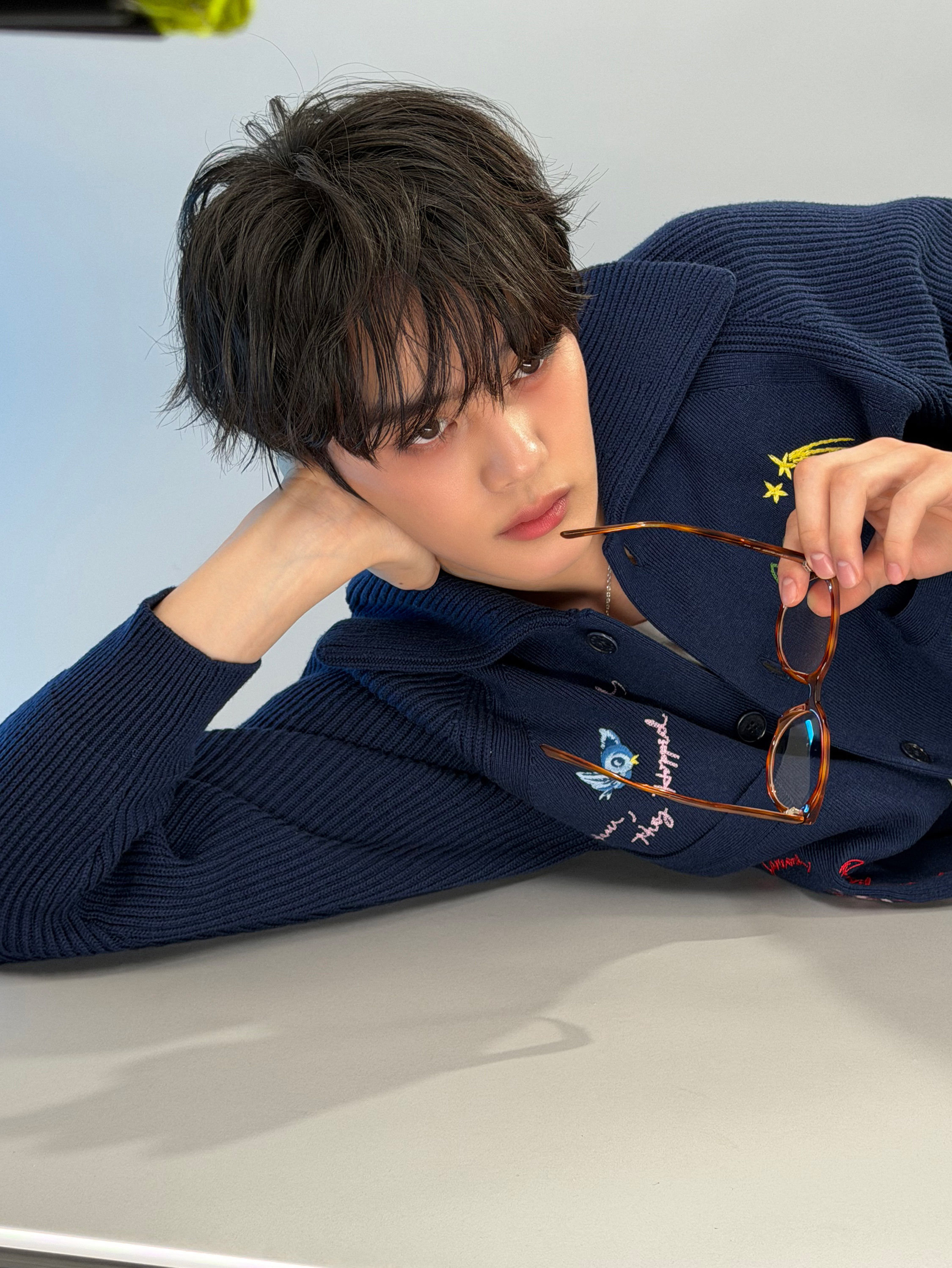 A moment captured by Kim Gyuvin's fan