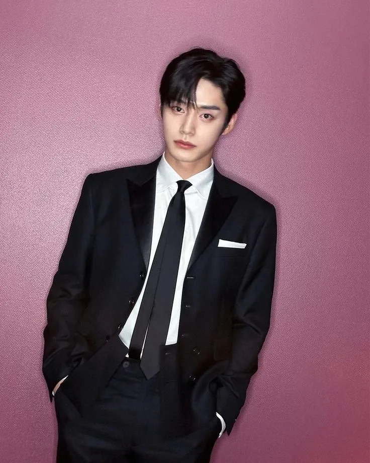 金地雄 (ZEROBASEONE)的最新活動照片