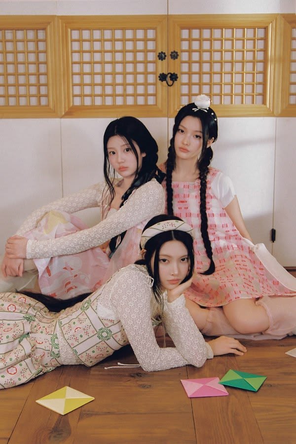 Recent activity shot of ILLIT