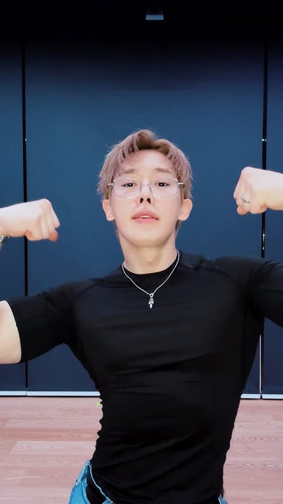 Momen yang diabadikan oleh penggemar Wonho
