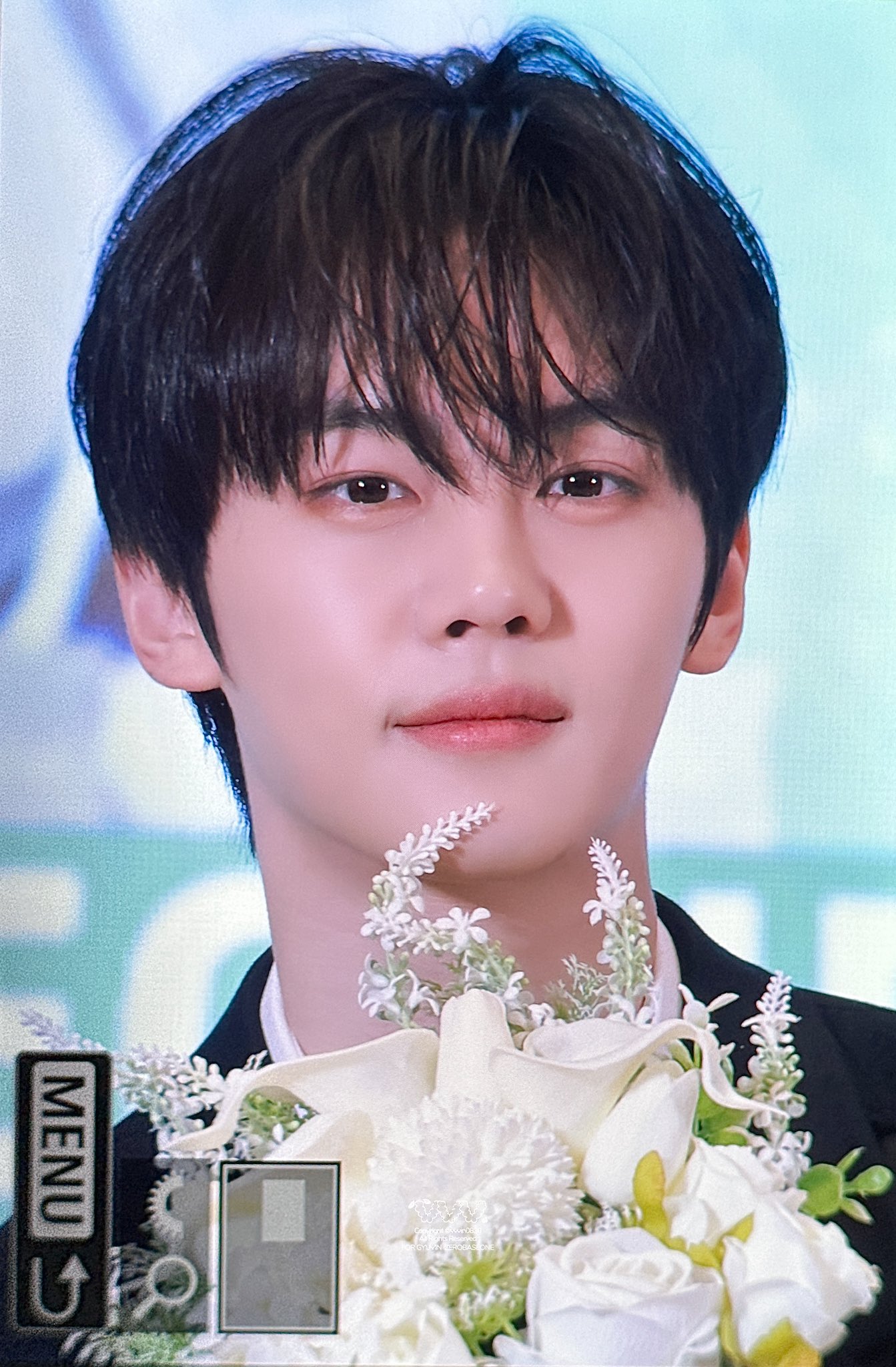 Foto terbaru Kim Gyuvin (ZEROBASEONE)