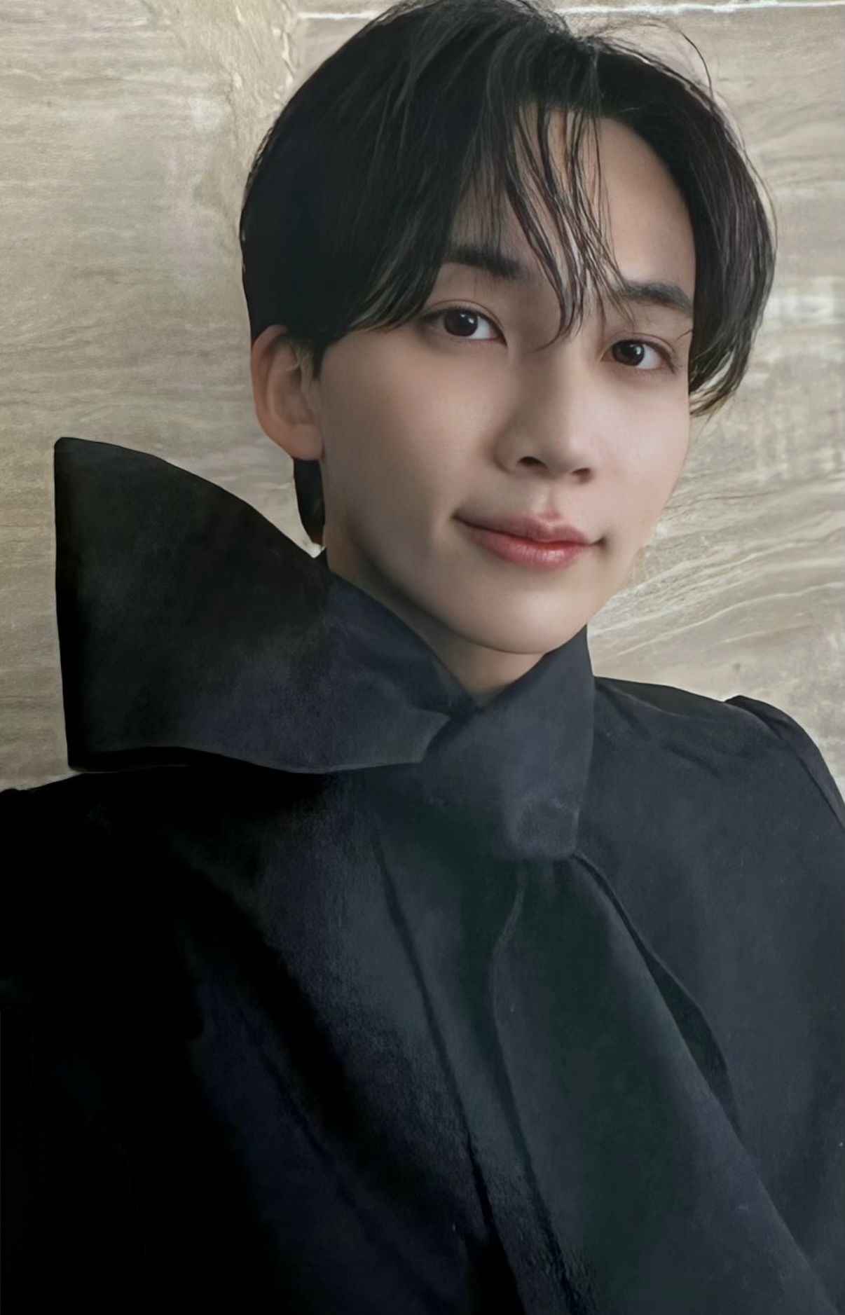 A moment captured by Jeonghan (SEVENTEEN)'s fan