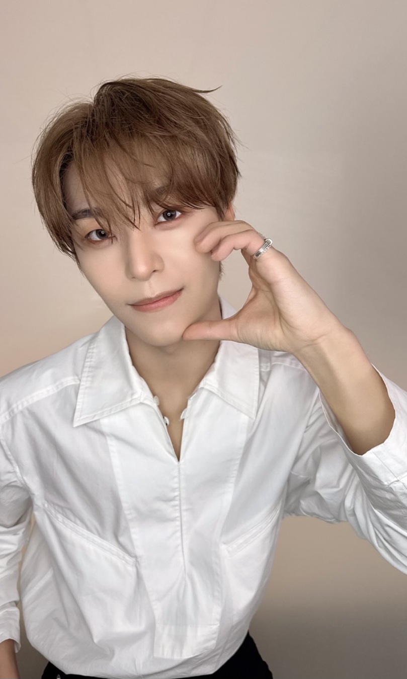 Fan-made special wallpaper for He Xinlong (ALPHA DRIVE ONE)