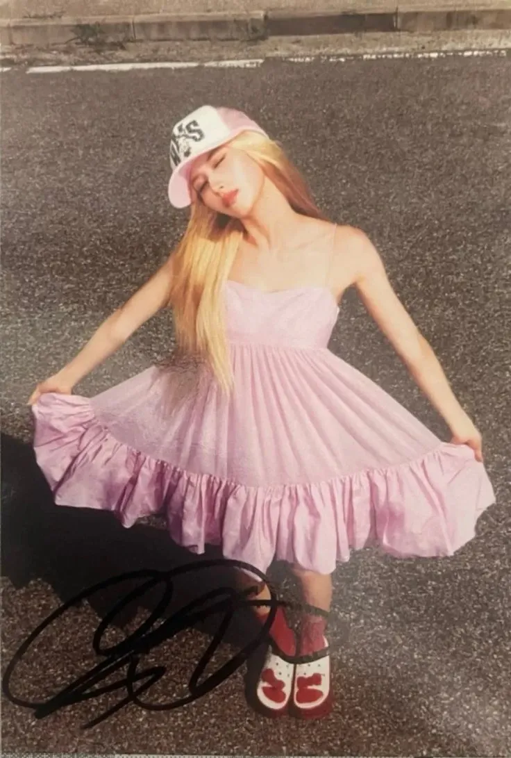 A moment captured by Sana (TWICE)'s fan