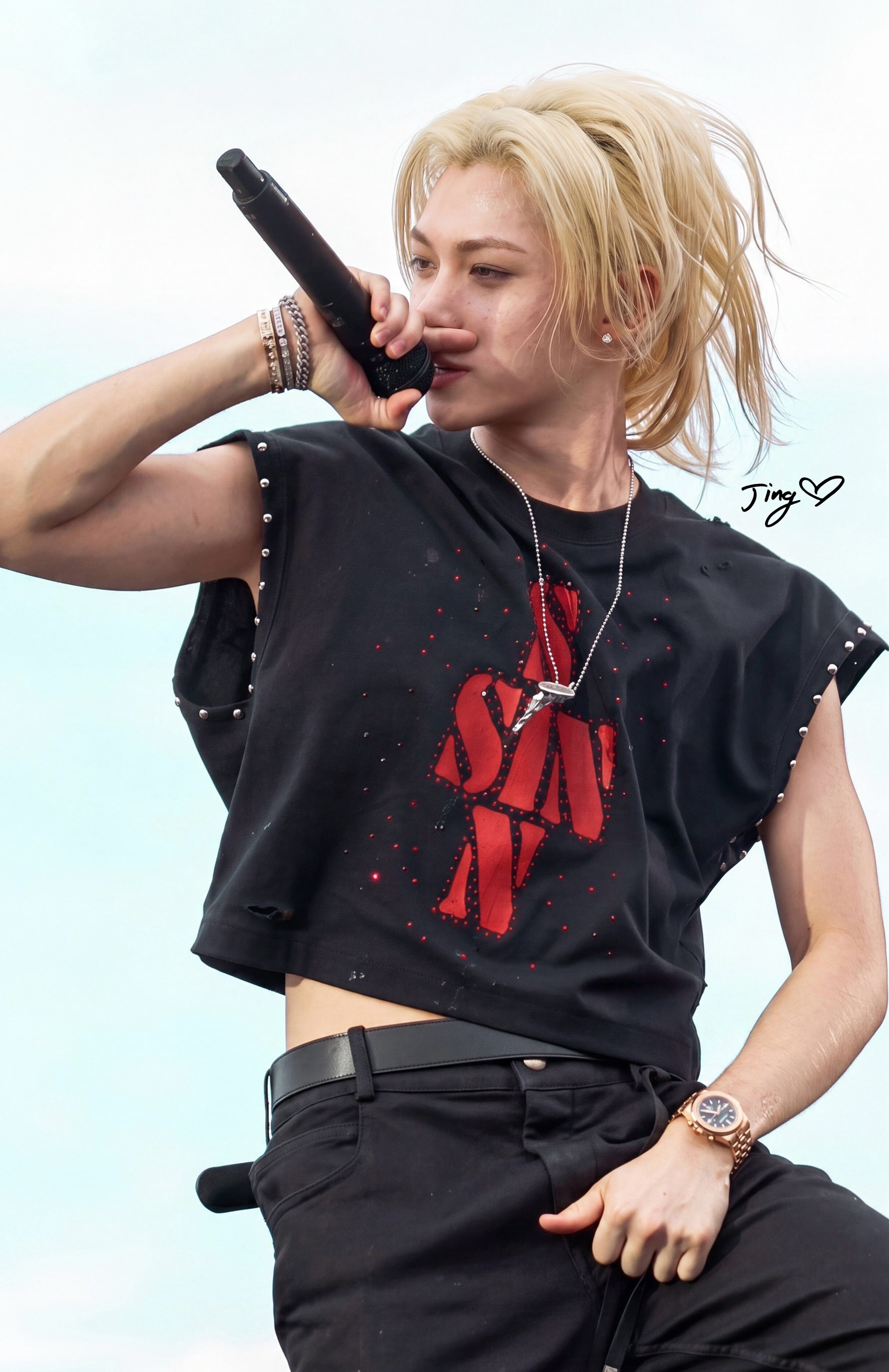 Latest photo of Felix (Stray Kids)