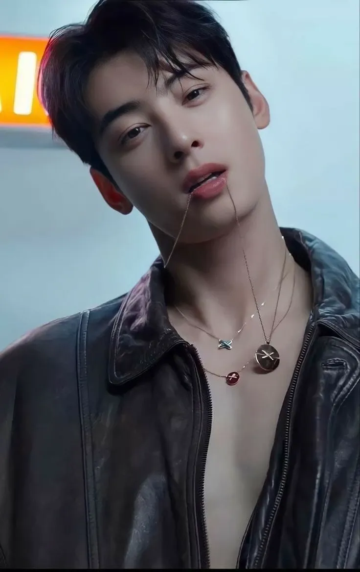 Recent activity shot of Eunwoo (ASTRO)