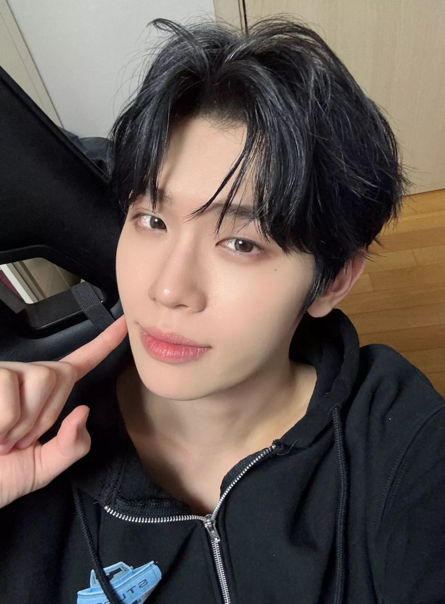 Recent activity shot of Kim Taerae (ZEROBASEONE)