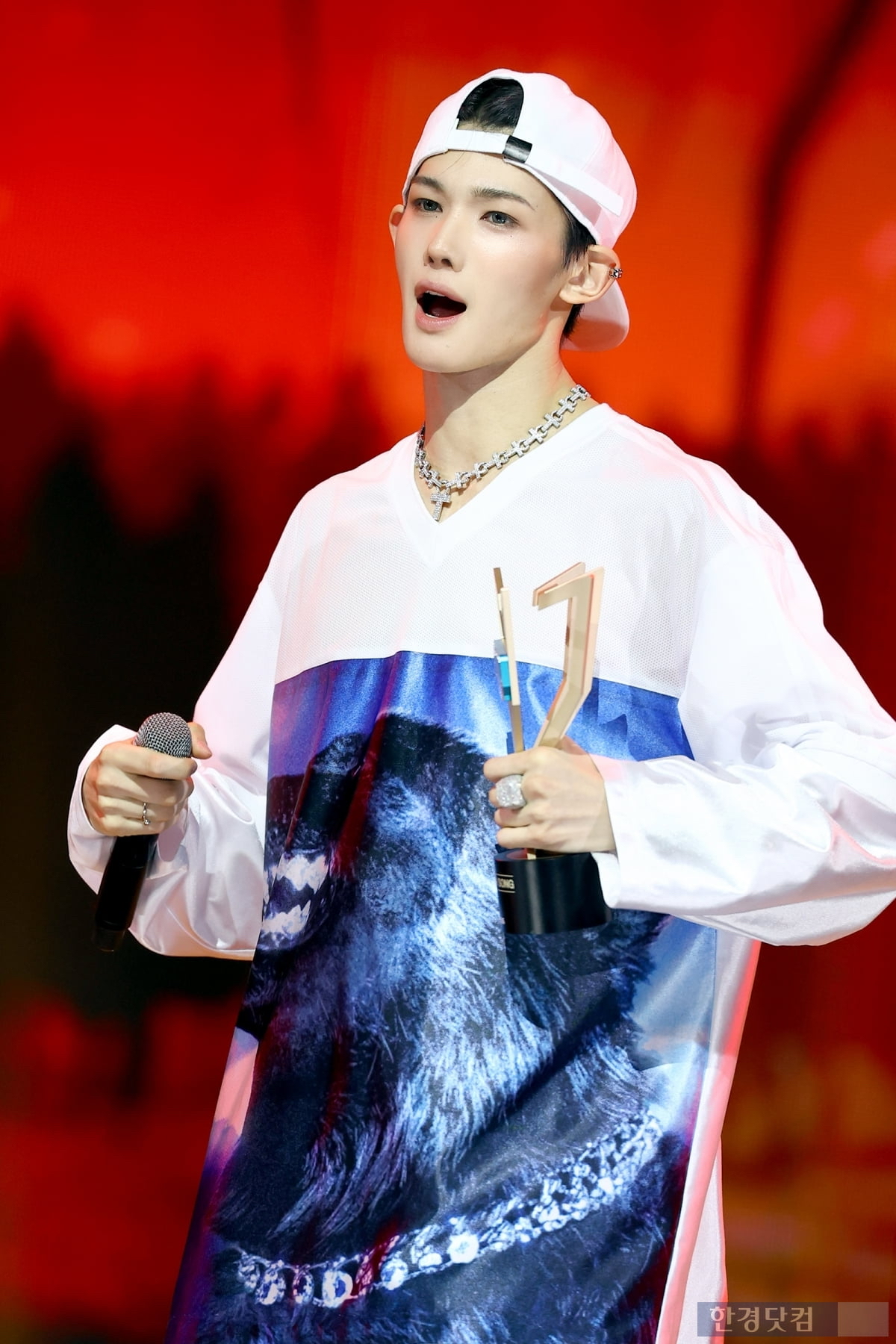 Latest photo of Jo (&TEAM)