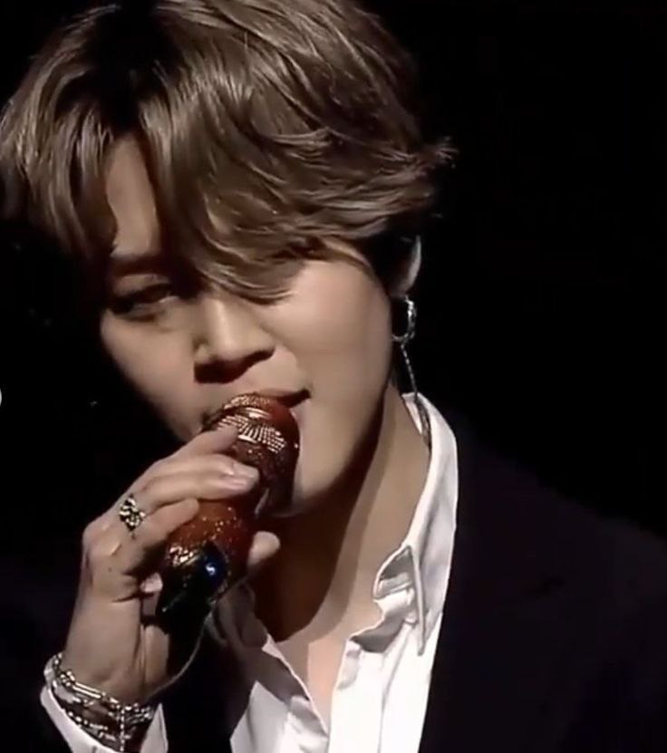 A moment captured by Jimin (BTS)'s fan