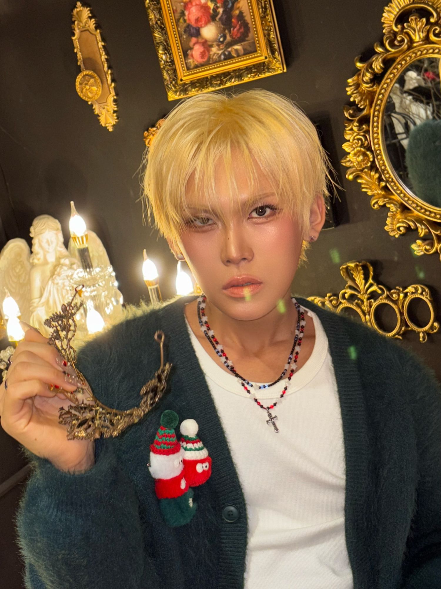 A moment captured by Hyun (XLOV)'s fan