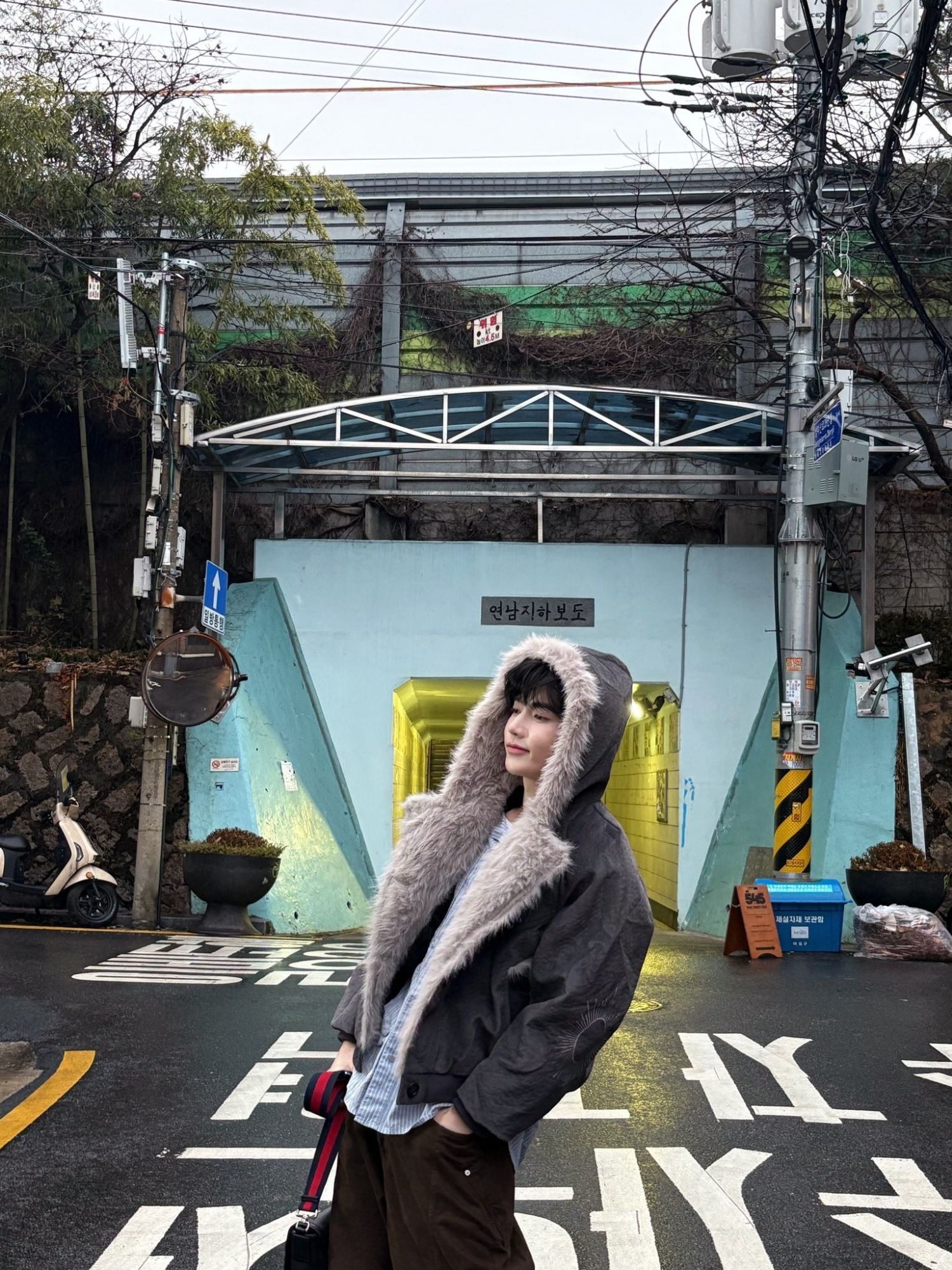 A moment captured by Zhang Hao (ZEROBASEONE)'s fan