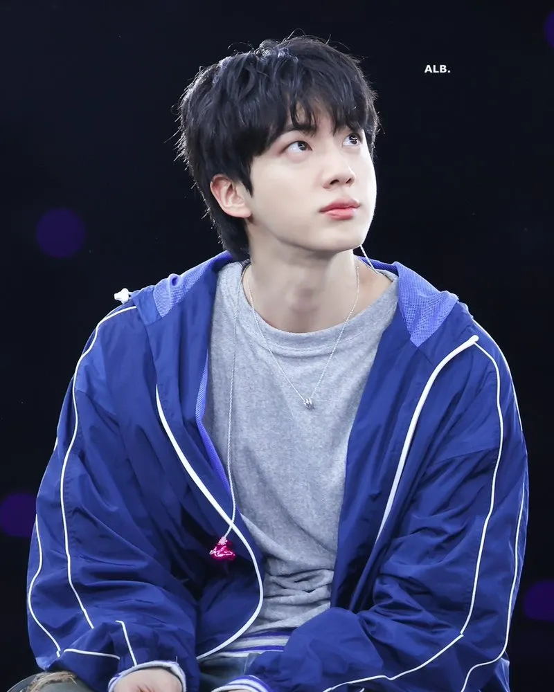 Foto terbaru Jin (BTS)