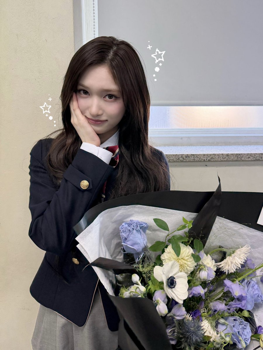 Behind-the-scenes cut of IVE