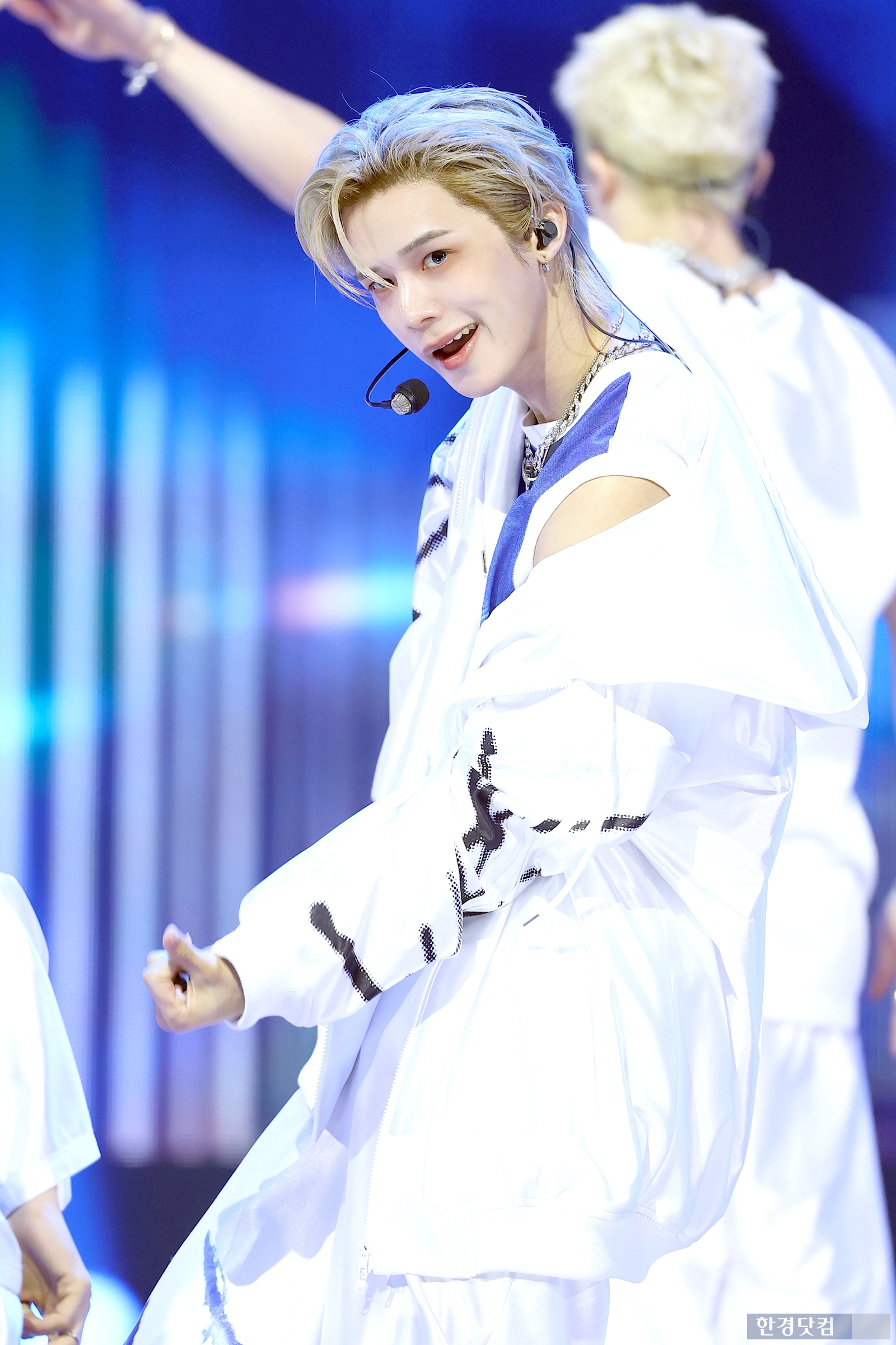 Behind-the-scenes cut of K (&TEAM)