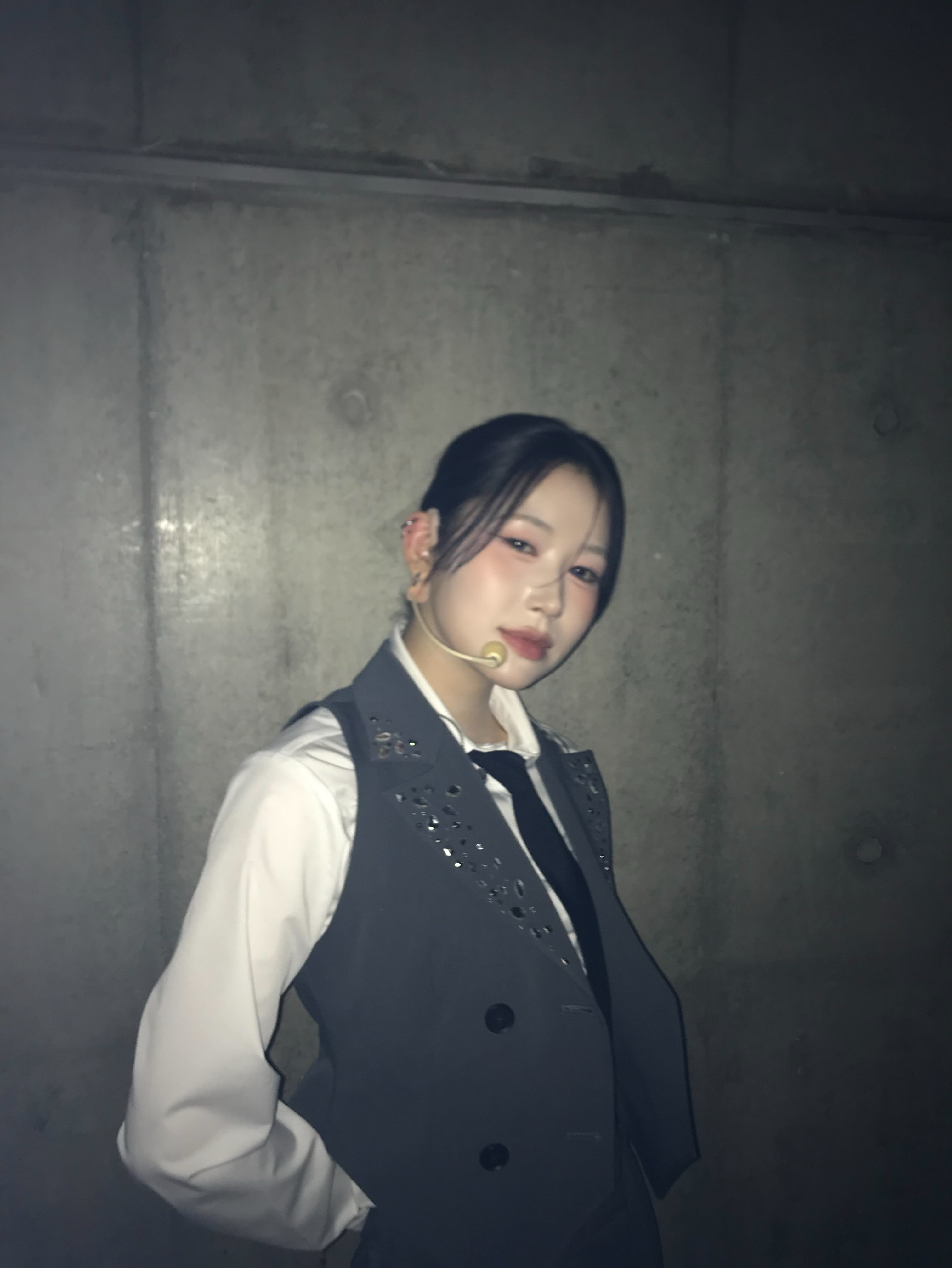 Behind-the-scenes cut of Kasahara Momona (ME:I)