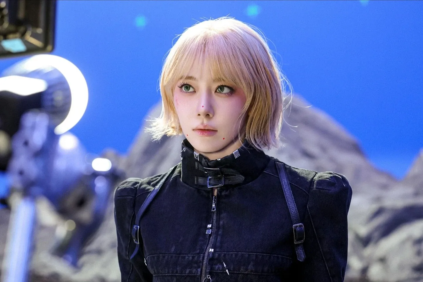 Behind-the-scenes cut of Sakura (LE SSERAFIM)