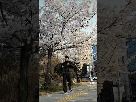 Behind-the-scenes cut of Lee Jinhyuk