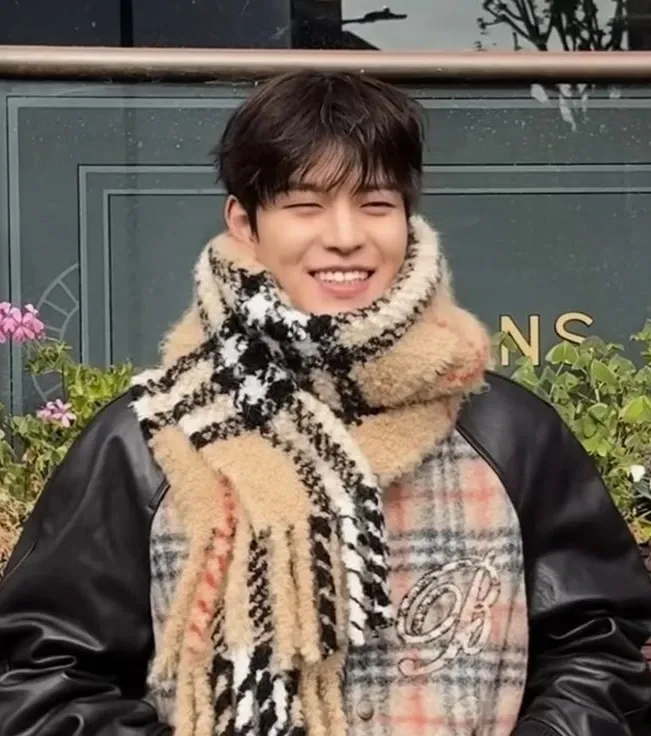 Behind-the-scenes cut of Seungmin (Stray Kids)