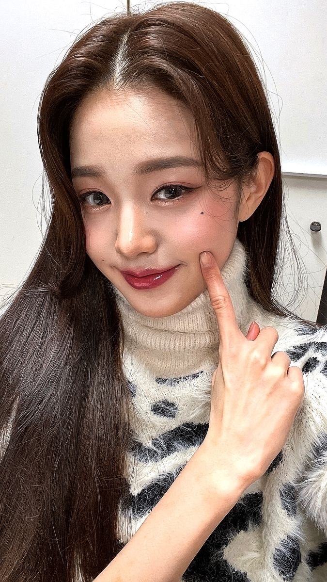 Latest photo of Jang Wonyoung (IVE)