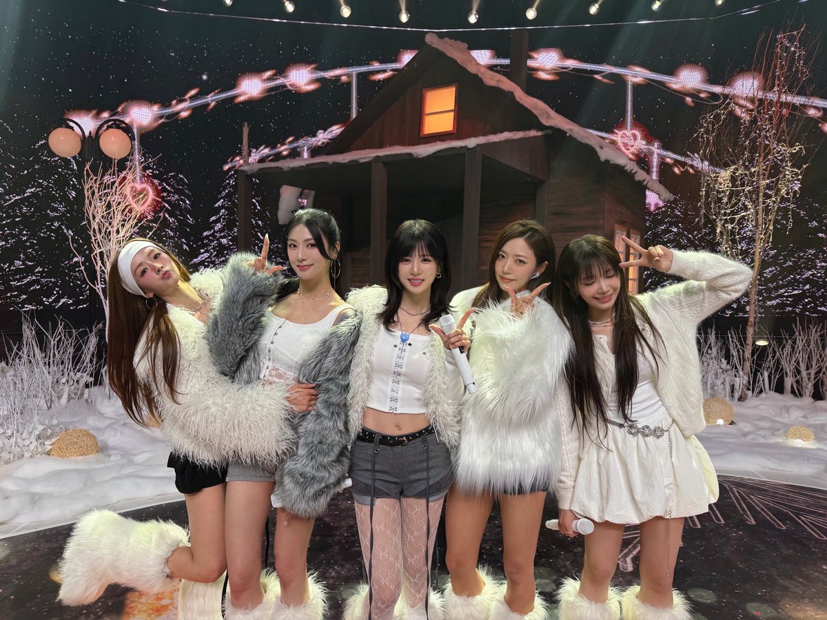 A moment captured by Apink's fan