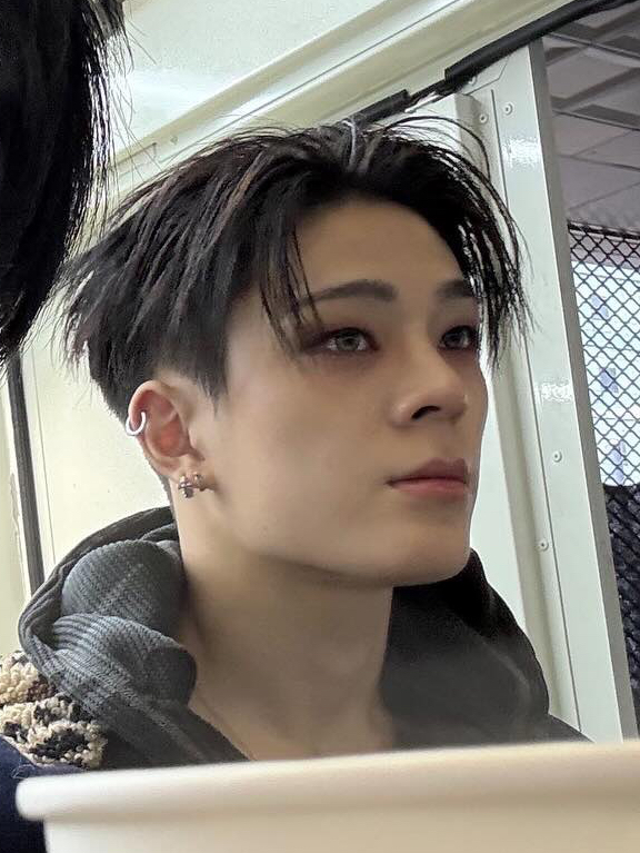 Latest photo of Kim Junmin (WHIB)